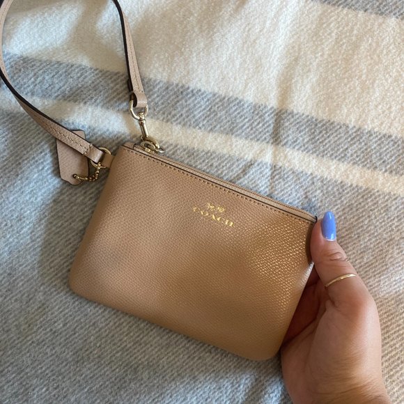 Coach Clutch Wallet (FREE WITH PURCHASE OVER $125) - Picture 1 of 3